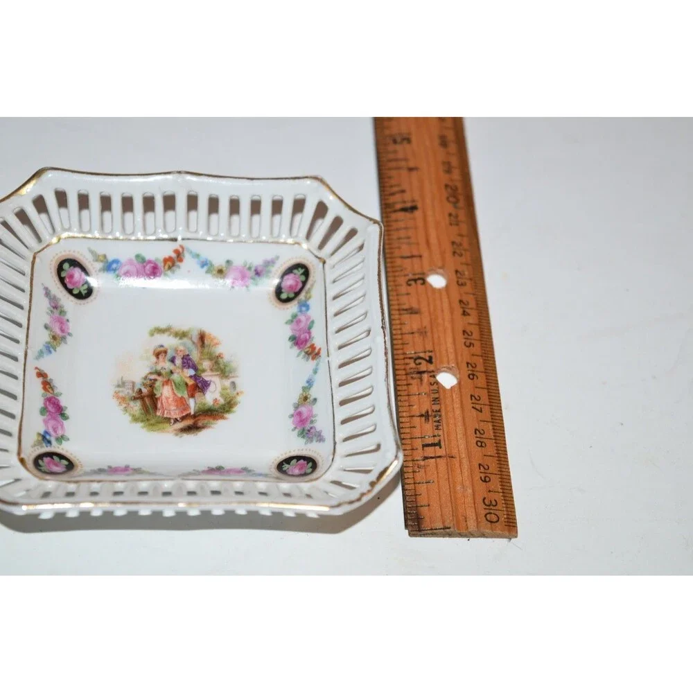 Vtg Reticulated Schumann Bavaria Trinket Bowl Germany courting couple ring‎ dish